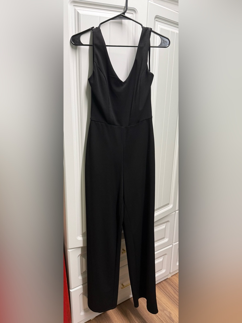 Sleek Black V-Neck Sleeveless Jumpsuit